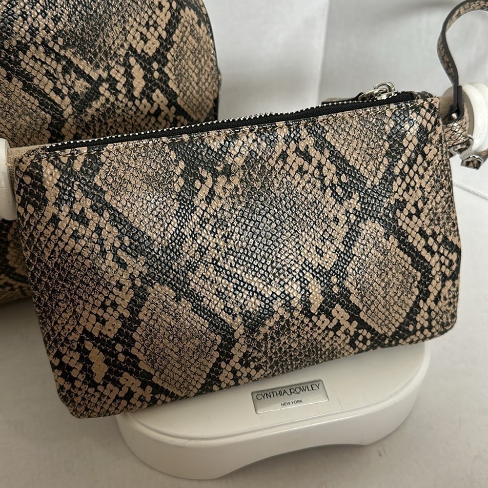 Carlos Santana 2 pc Purse and Wristlet snake print - Picture 8 of 16